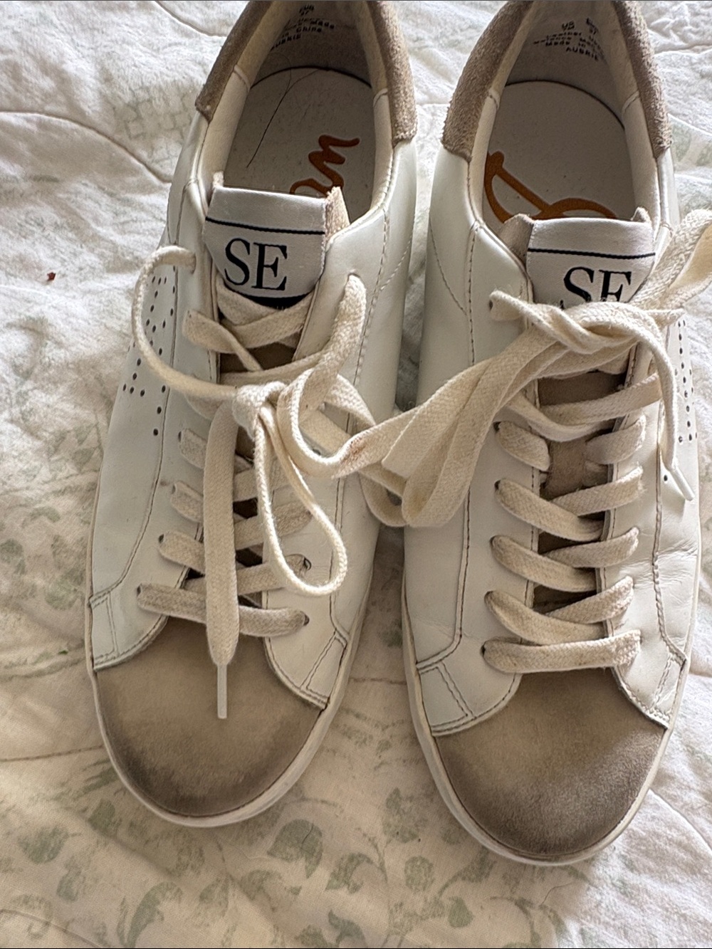 SAM EDELMAN SE 1980 Distressed white sneakers